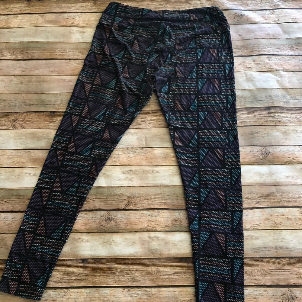Women’s Lularoe Tall & Curvy Printed Leggings - Picture 5 of 7